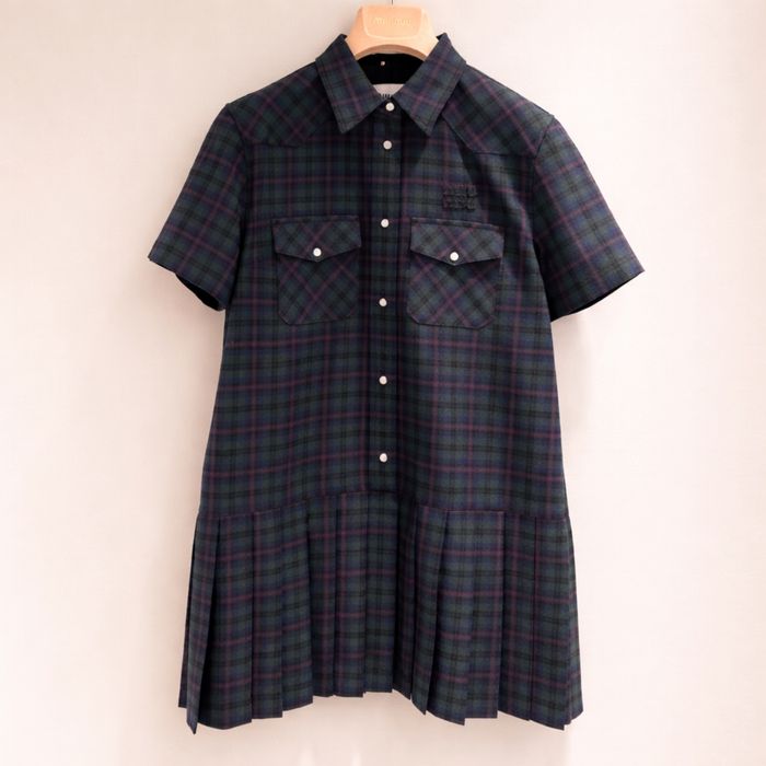 Карирана плисирана рокли тип риза miu