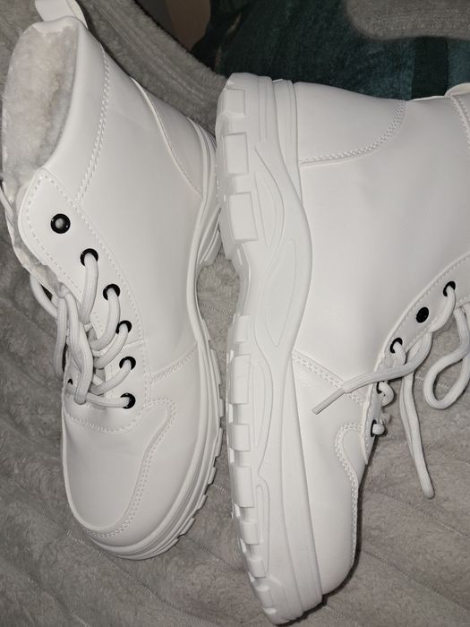 Зимние ботинки женские