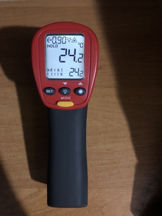 UT302C Термометр инфракрасный (пирометр) UNI-T(-32°С +650°С).