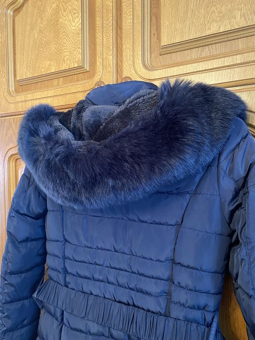 Geacă de iarnă damă bleumarin, cu blana si cordon în talie, noua