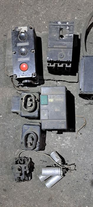 Пускатели, рубильник, конденсаторы