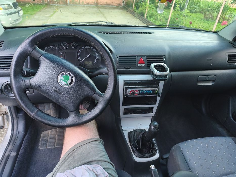 Vând Skoda Octavia 1 1.6 +gpl