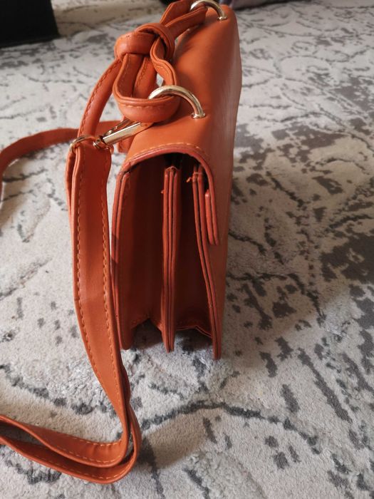 Сумка оранжевая  25 на-20см