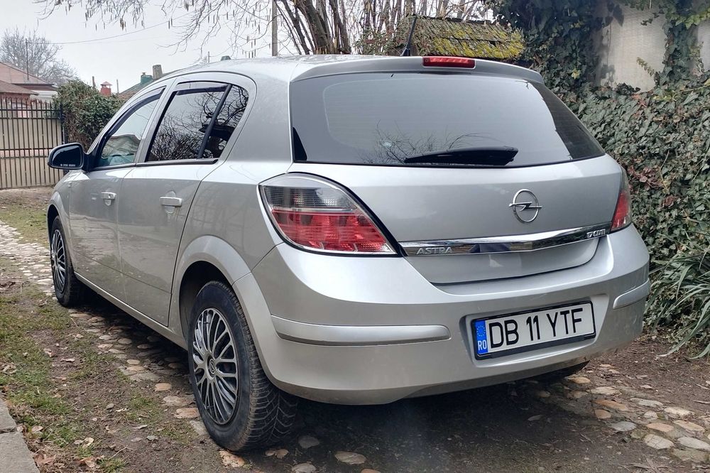Opel Astra H din 2013 - Impecabil