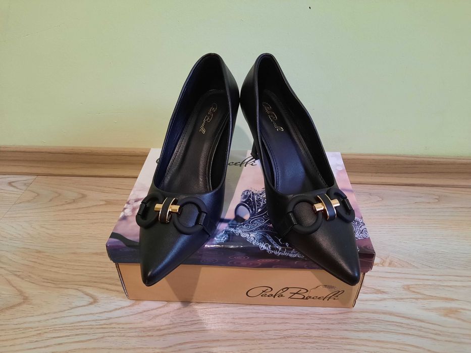 Официална обувка на ток