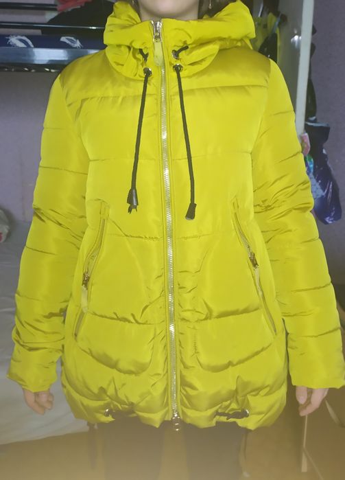 Продам куртку подростковую рост 160 см