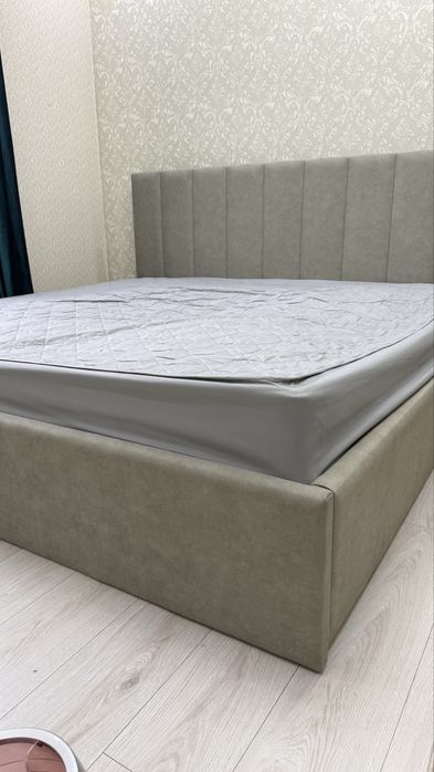 Продам двухспальную кровать — срочно!