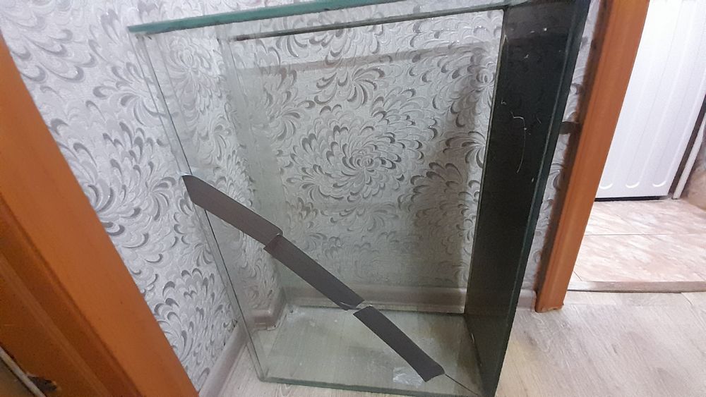 Отдам даром аквариум