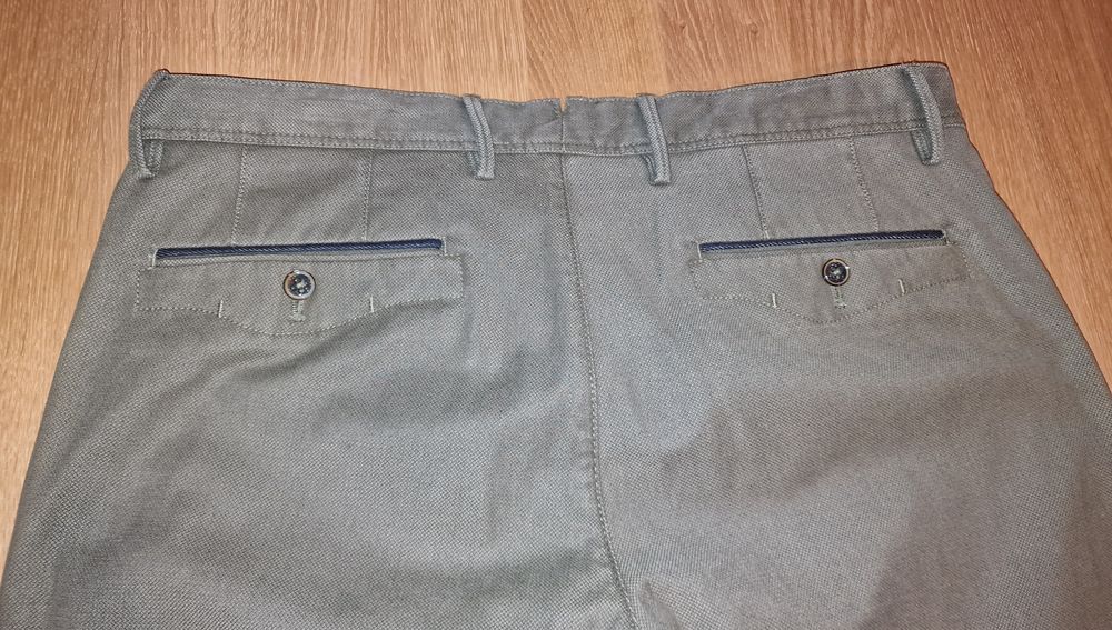 Pantaloni cu stil Massimo Dutti casual fit