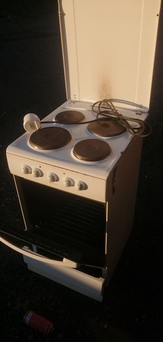 Продам плиту электрическую
