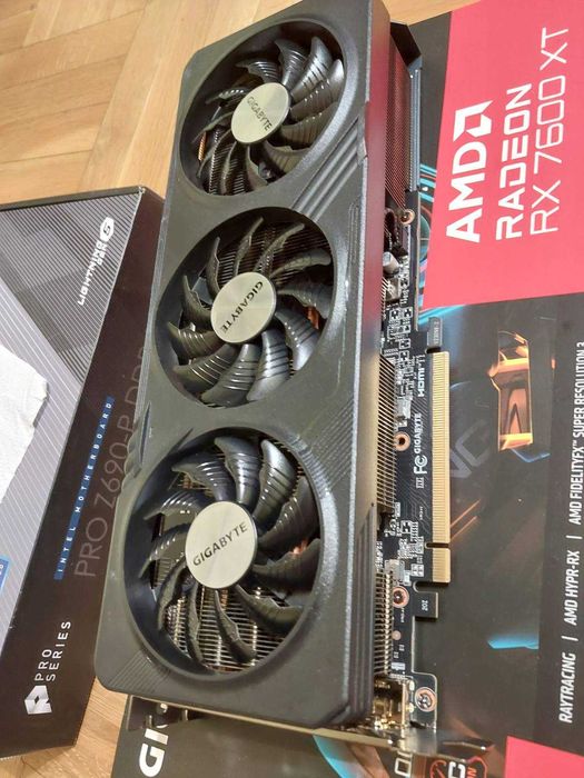 Gigabyte RX 7600 XT 16GB Gaming OC