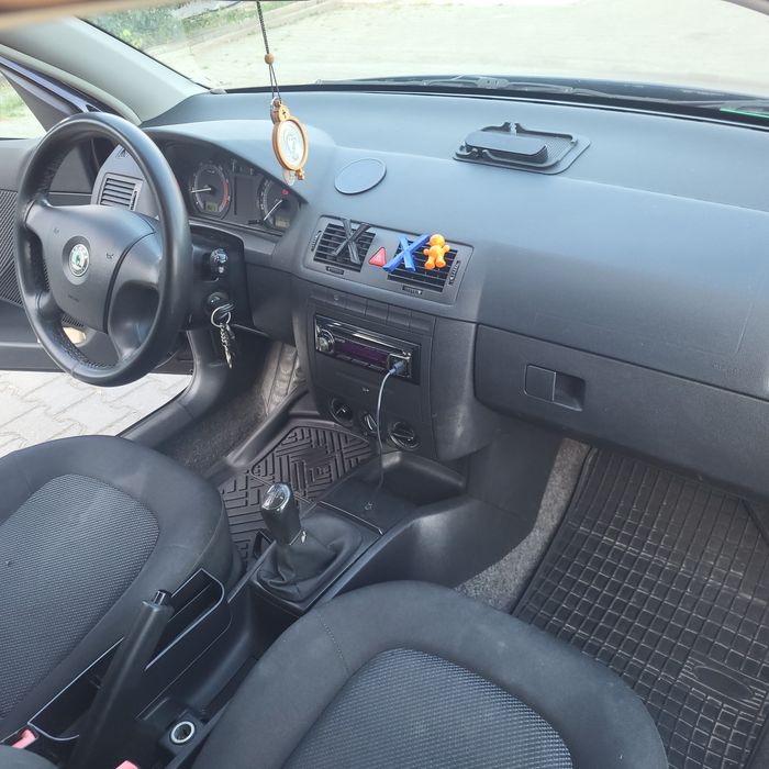 Vând Skoda Fabia