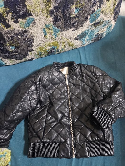 Детско кожено яке размер 3-4 години