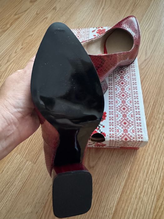Pantofi noi Raxela mărimea 38