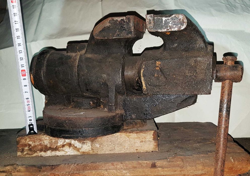 Тиски слесарные СССР