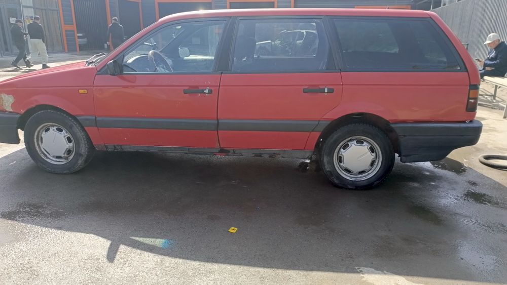 Пассат Б3 универсал сатылады.