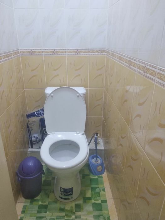 Gul bozor oldida 3 xonalik uy ijaraga beriladi faqat oilaga