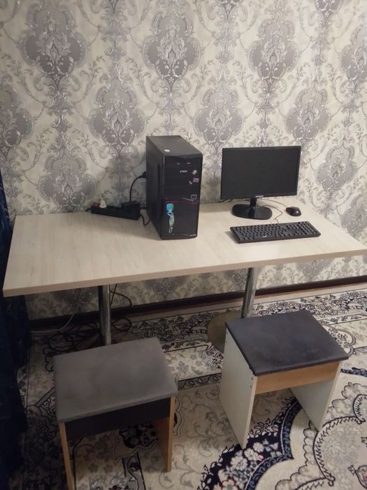 Стол табурет сотилади