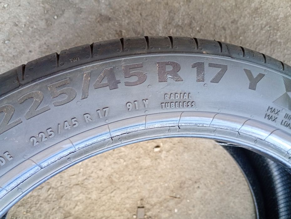 Перфектни 2бр.225/44/17 Continental PC6 dot1522