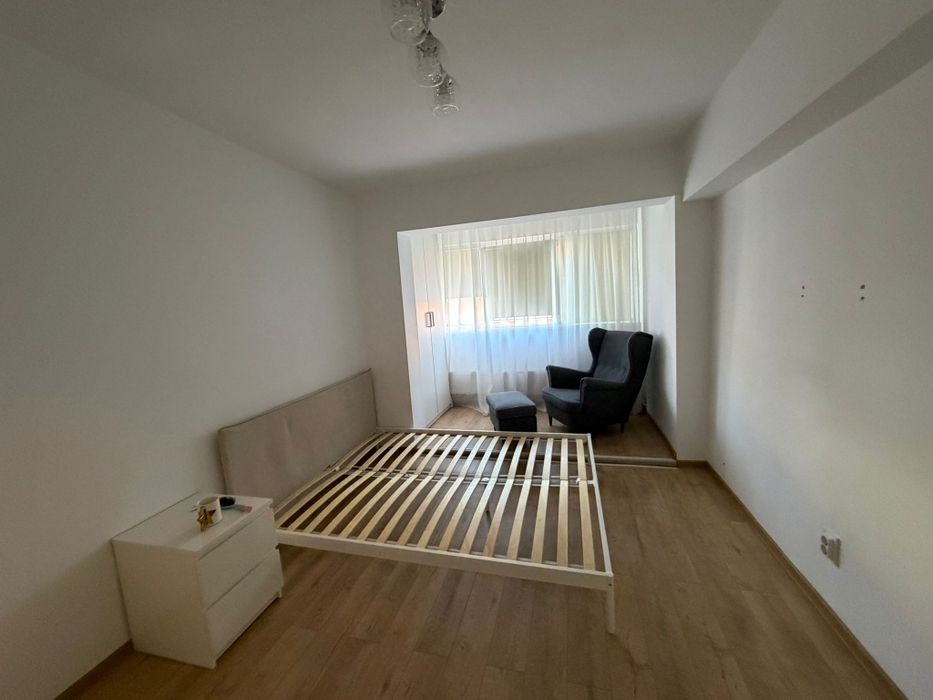 Vânzare apartament 3 camere  etaj 1