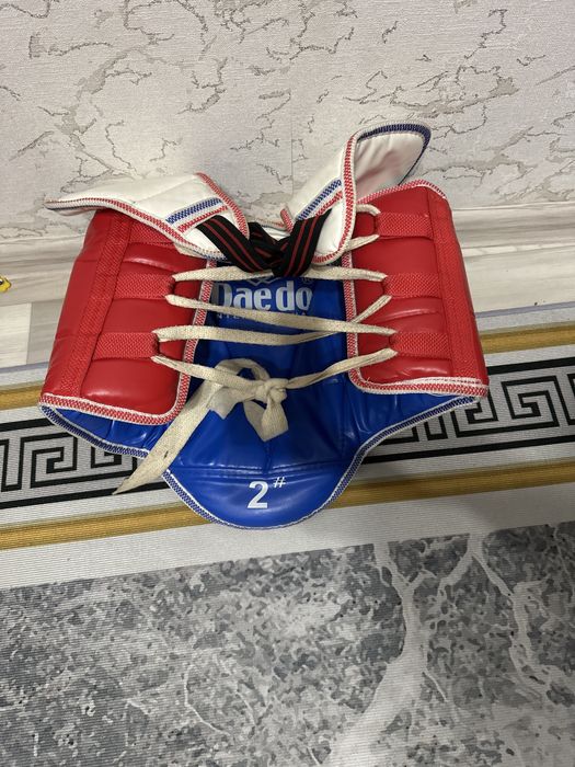Щит, протектор , перчатки Таеквандо