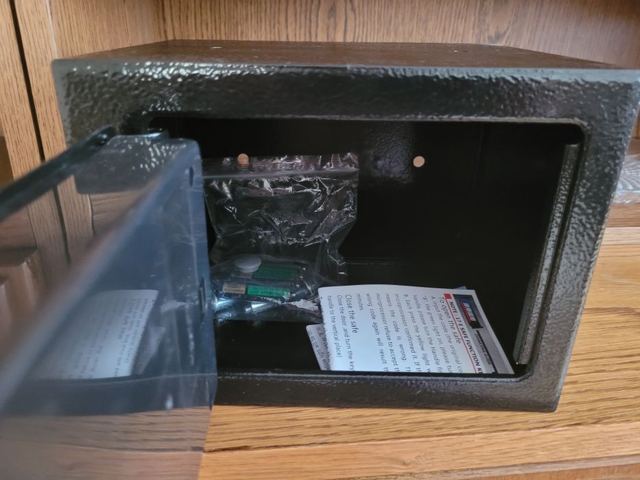 Caseta valori din metal