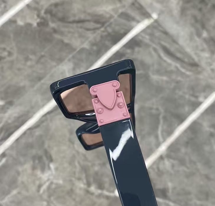 Стильный ультрамодный аксессуар