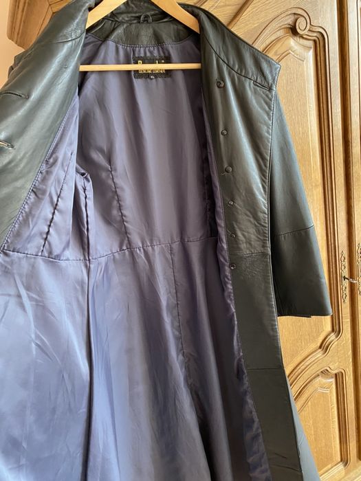 Кожанный плащ в новом состоянии