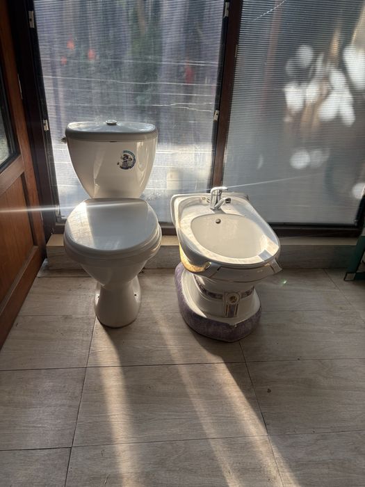 Продам унитаз бидэ