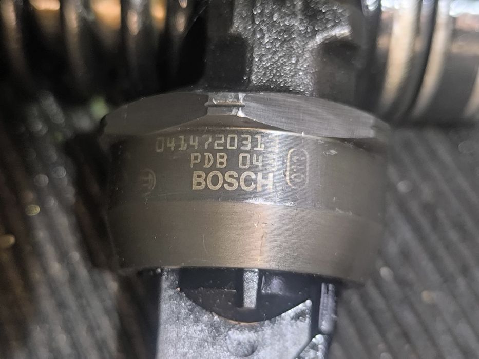 Injectoare  / injector 1.9 TDI BLS Golf 5 Octavia 2 Touran Passat B6