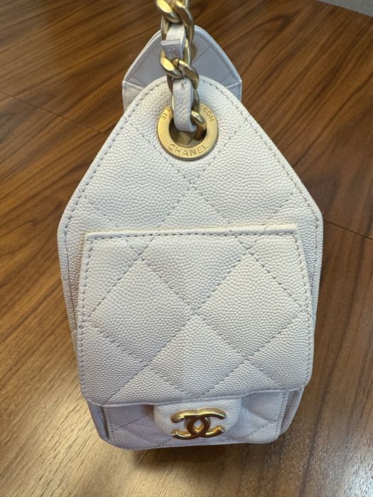 CHANEL 25 Mini white