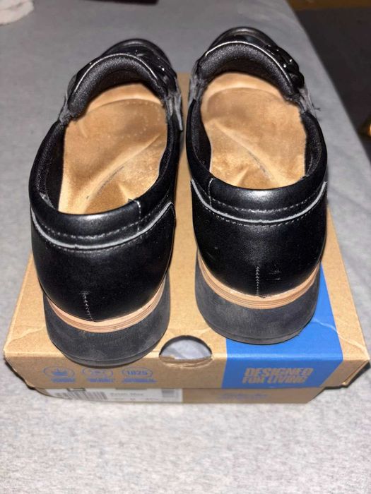 Дамски обувки Clarks