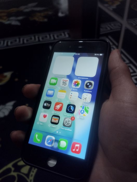 Продам айфон се 2022 64 гб