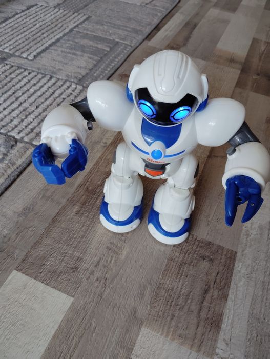 Robot de jucărie.