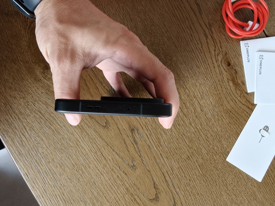 Като Нов! OnePlus 15  16/512 GB