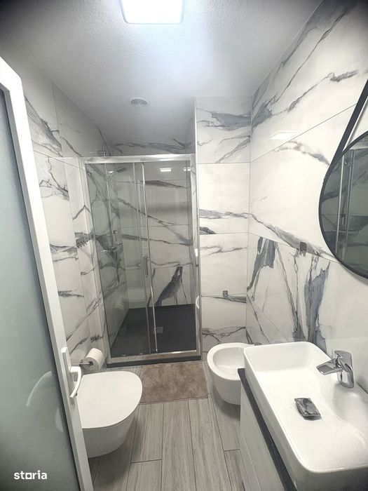 Apartament la casă, cu 4 camere