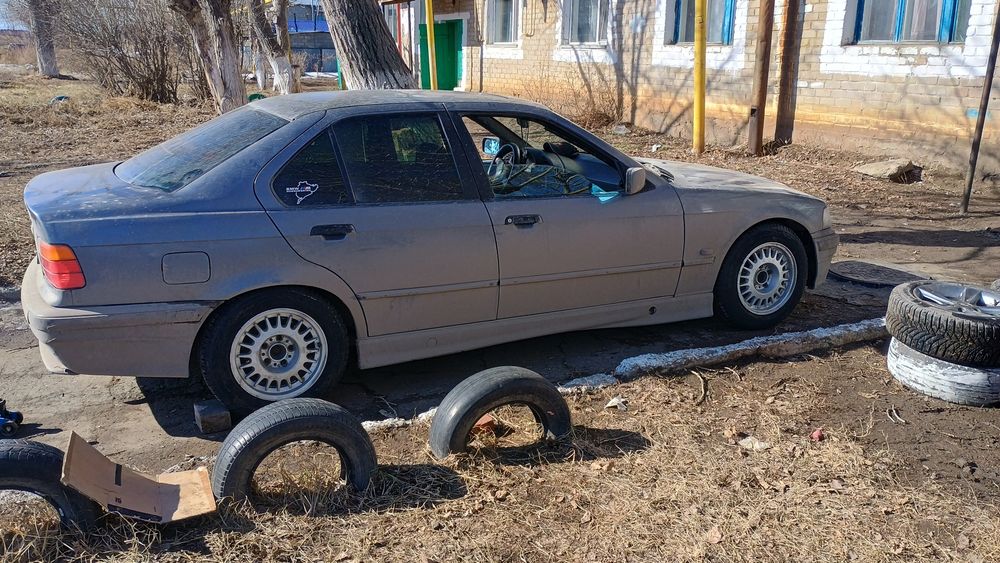 Продам диски оригинал бмв е36 е34