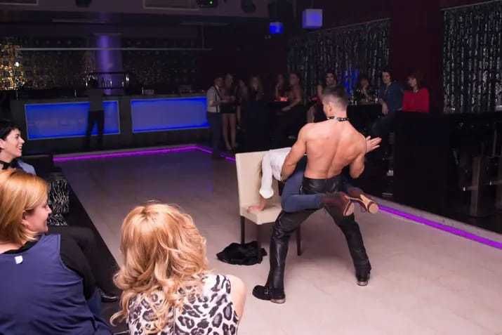 Stripperi București,Braila,Bacau,Focsani,Galati,Giurgiu Brasov Constanta Ploiesti