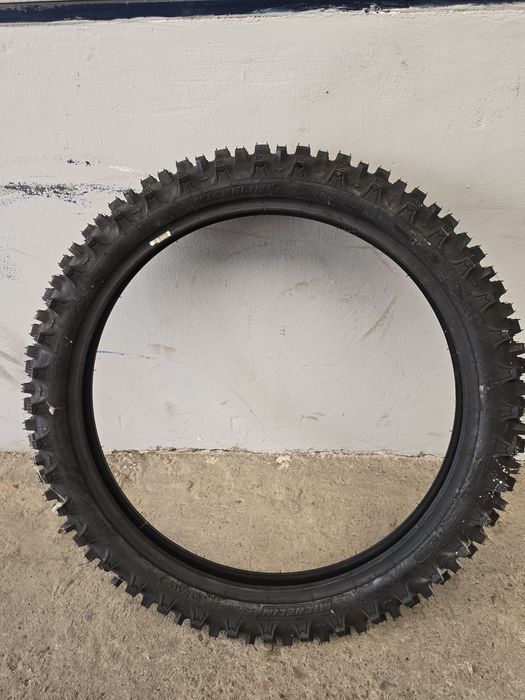 Чисто нова кросова гума  90/90-21