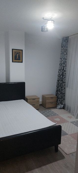 Închiriez apartament cu 3 camere A.I Cuza
