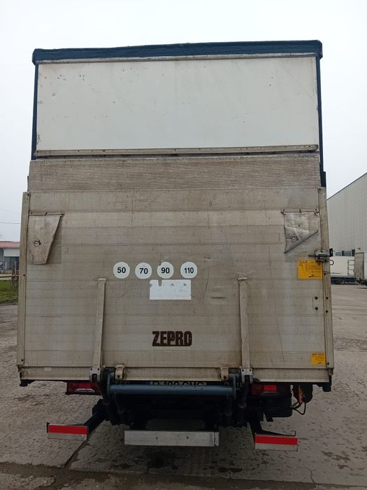 Iveco Daily - lift 10 E PAL, stendere confectii