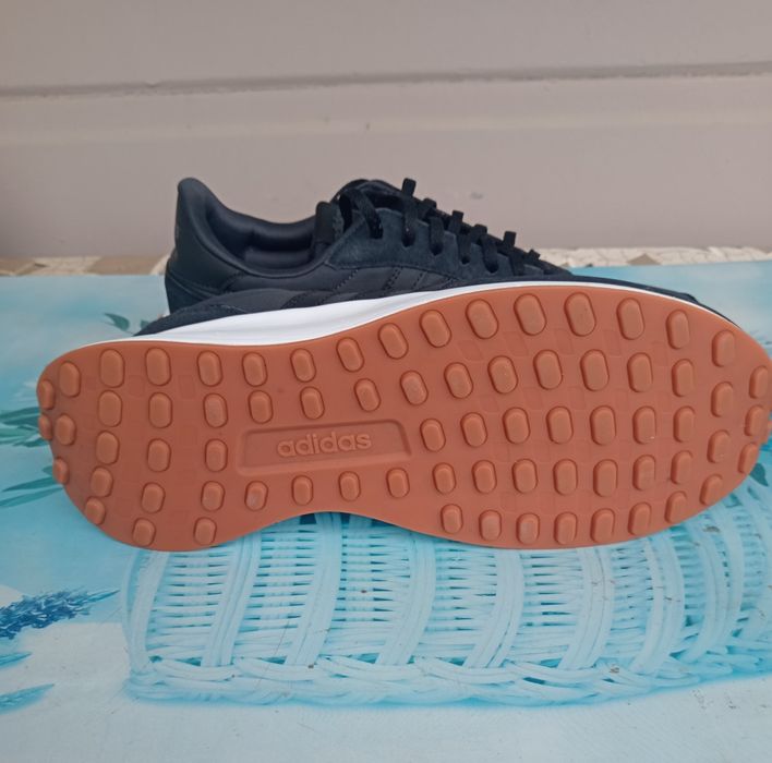 Vand pantofi sport Adidas