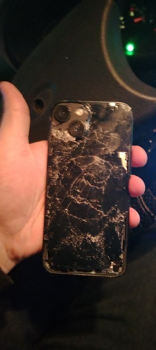 Продам айфон 14 на запчасти