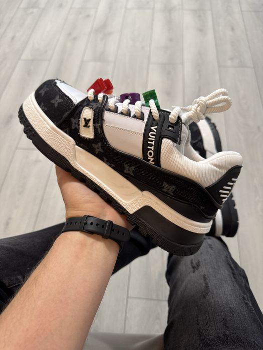 Adidasi Barbati LV Maxi Trainer Negru & Alb!