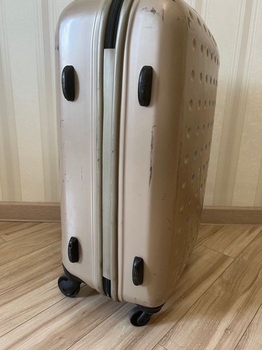 Чемодан Samsonite б/у 19900 тенге