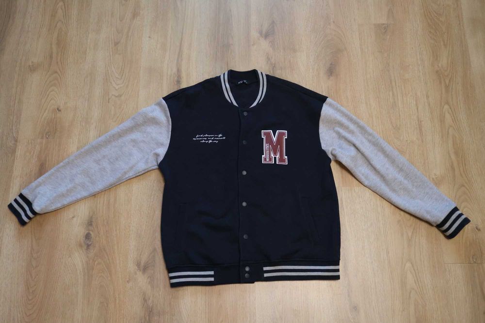 Тъмносин Varsity (колежански) суичър с копчета