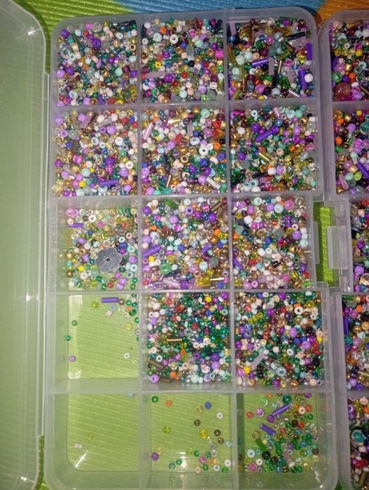 бисер две пачки.