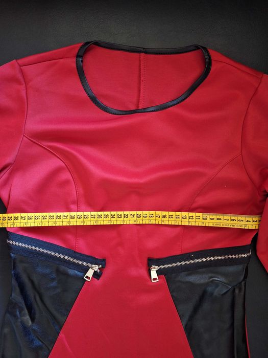 Продавам стилна рокля