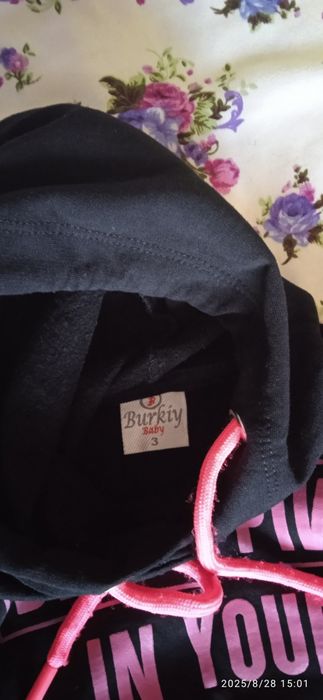 Продам костюм для девочки 1000