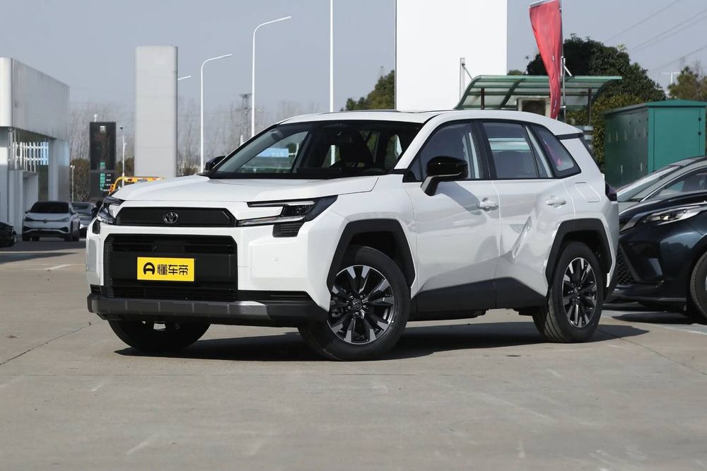 Toyota RAV4 2.0L Hybrid 2026 года выпуска доставка 7 дней Цвет кузо